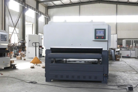 Đơn vị bán máy sản xuất cửa nhựa composite chất lượng