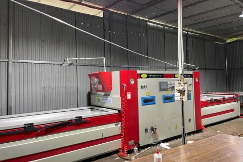 Cơ sở bán máy hút màng PVC cửa nhựa và gỗ chất lượng