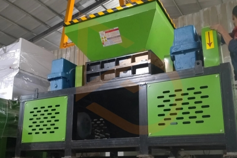 Các loại máy trong tổ hợp sản xuất phôi cửa nhựa composite