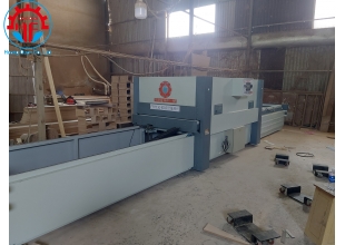 Máy hút chân không pvc 